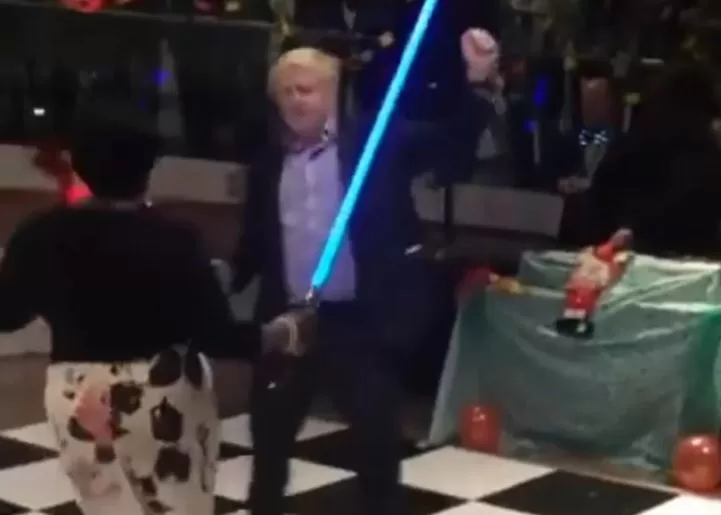 Boris Johnson İfşa Oldu Ortalık Yıkıldı